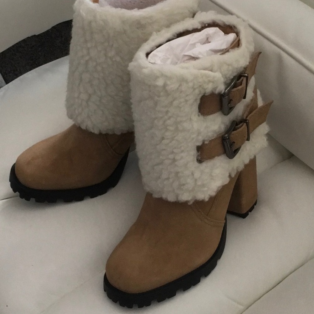 SCHUTZ Tan Heeled Boots with Detachable White Fur 8